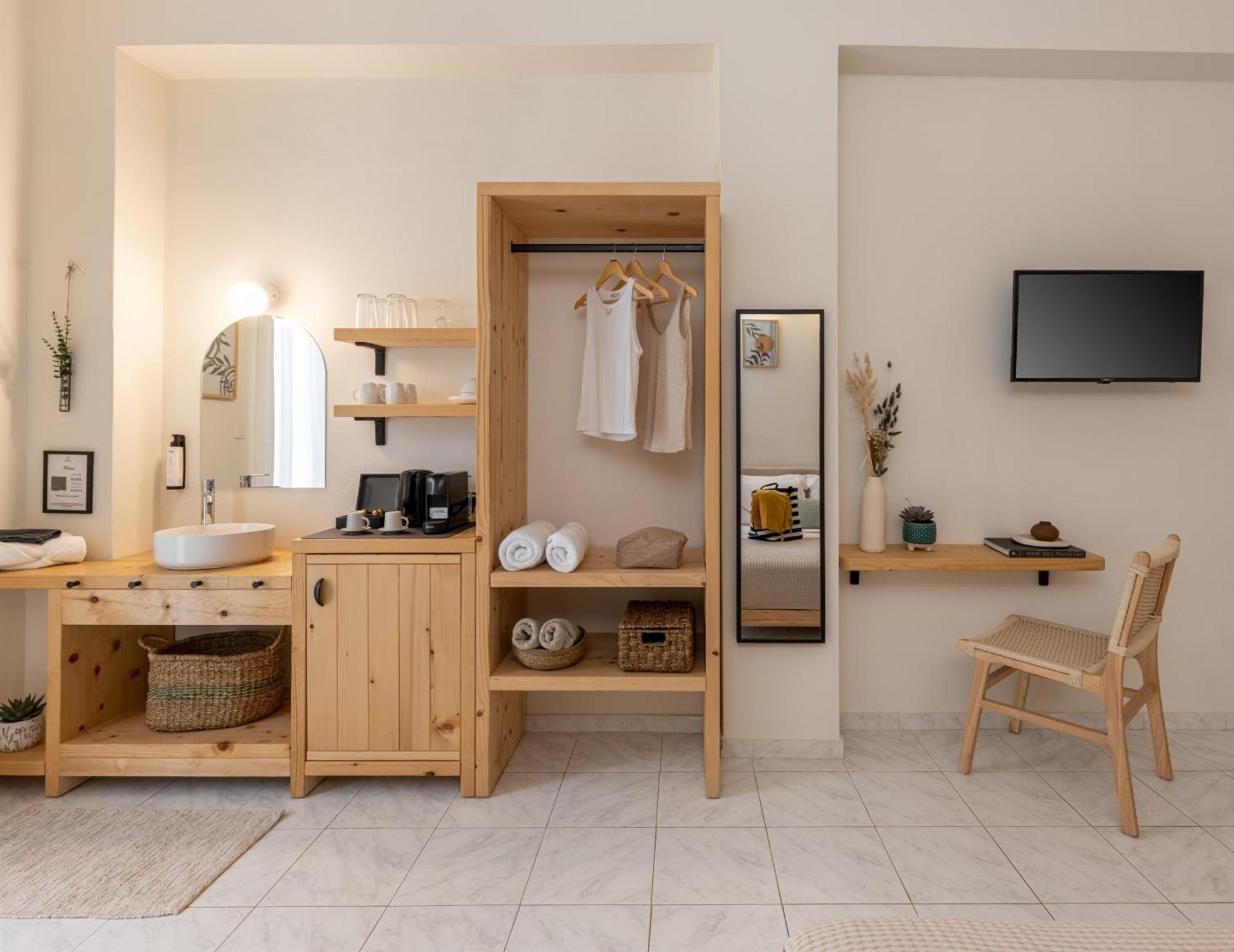 Capella Skiathos, Town Luaran gambar