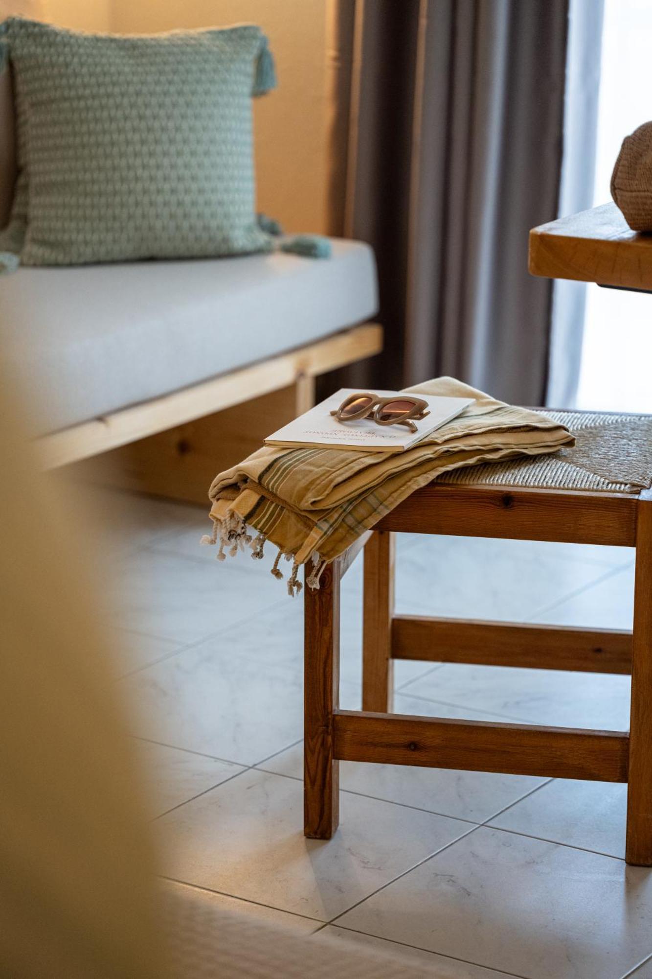 Capella Skiathos, Town Luaran gambar